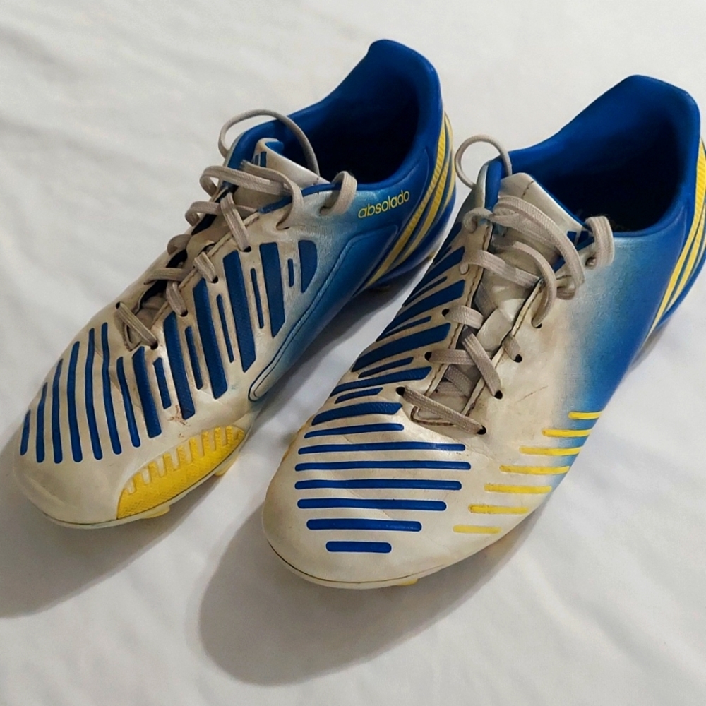 Adidas Size 5 Outdoor soccer cleats